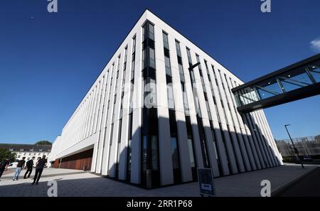 Rostock, Deutschland. September 2023. Auf einer Pressekonferenz im Naval Command and Control Center werden Informationen über das Hauptmanöver „Northern Coasts“ gegeben. Ab dem 09-23. September 2023 werden rund 30 Schiffe, U-Boote, bis zu 15 Flugzeuge und verschiedene Landeeinheiten gemeinsam in der Ostsee während des Großmanövers „Nordküsten“ unter deutschem Kommando trainiert. Quelle: Bernd Wüstneck/dpa/Alamy Live News Stockfoto