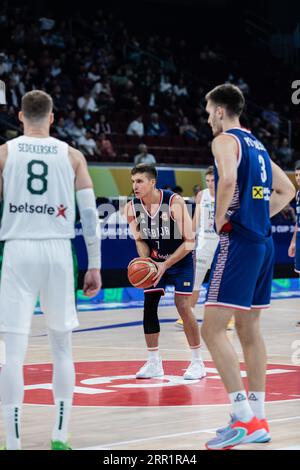 Manila, Philippinen. September 2023. Bogdan Bogdanovic aus Serbien wurde während des Viertelfinals der FIBA Basketball World Cup 2023 zwischen Serbien und Litauen in der Mall of Asia Arena-Manila in Aktion gesehen. Endstand: Serbien 87:68 Litauen. Quelle: SOPA Images Limited/Alamy Live News Stockfoto