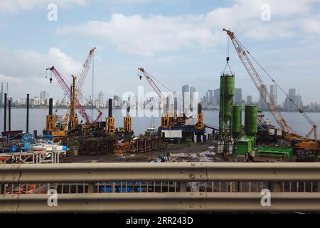 Baustelle entlang der Bandra-Worli Sea Link, offiziell bekannt als Rajiv Gandhi Sea Link, die Bandra in den westlichen Vororten von Mumbai mit Worli in South Mumbai in Mumbai, Indien, verbindet Stockfoto