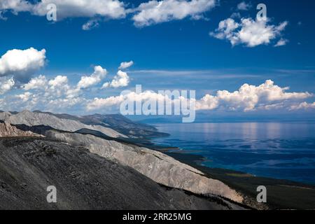 Berglandschaft am Khuvsgul-See, Mongolei Stockfoto