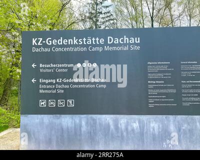 Schild am Eingang des Konzentrationslagers Dachaun bei München Stockfoto