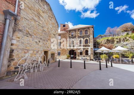 HOBART AUSTRALIA, 13. SEPTEMBER 2022: Salamanca Square in der Innenstadt von Hobart an einem kühlen Frühlingsmorgen in Tasmanien, Australien Stockfoto