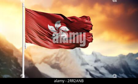 Flagge von Hongkong auf einem Fahnenmast vor einem bunten Himmel Stockfoto