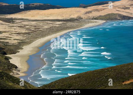201008 -- PEKING, 8. Oktober 2020 -- Foto aufgenommen am 7. Oktober 2020 zeigt Gezeiten am Cape Reinga, Neuseeland. XINHUA-FOTOS DES TAGES GuoxLei PUBLICATIONxNOTxINxCHN Stockfoto