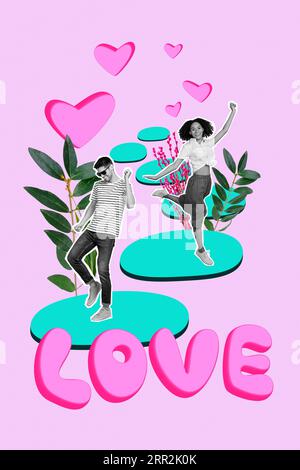 Vertikale Collage Bild von zwei Mini angeregten schwarzen weißen Farben Menschen tanzend große Blume Liebe Herzen isoliert auf rosa Hintergrund Stockfoto