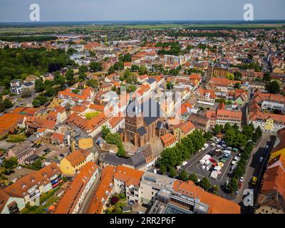 Delitzscher Altstadt mit St. Die Evangelische Kirche von Peter und Paulus Stockfoto