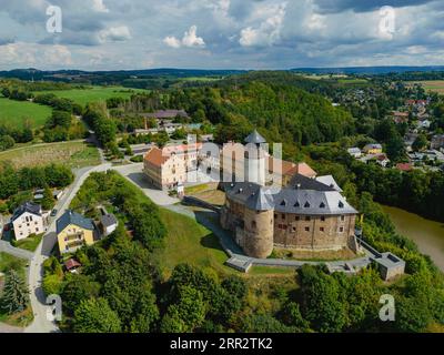 Die Burg Voigtsberg, später Burg Voigtsberg genannt, ist eine typische Bergburg des Hochmittelalters, die später zu einer Burg umgebaut wurde Stockfoto