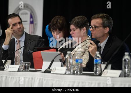 APRIL 2017, SAN JUAN, PUERTO RICO: 19 DE ENERO 2018.SAN JUAN, PUERTO RICO.VISTA DE LA JUNTA DE SUPERVISION FISCAL EN EL CENTRO DE CONVENCIONES PARA INVESTIGAR LA SITUACION DE LIQUIDEZ DEL GOBIERNO. DE LA FOTO JOSE ARAON, NATALIE JARESKO, ANA MATOSANTOS Y DAVID SKEEL, JR. Bild: /El Nuevo Dia de Puerto Rico via ZUMA Press Latino News - 22. April 2017 Gerald.LopezGfrmedia.Com PUBLICATIONxNOTxINxCHN END20201017000000006 1.jpg Stockfoto