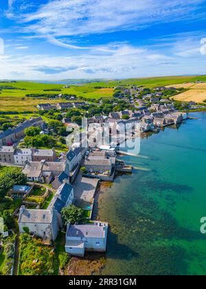 Luftaufnahme des Dorfes St. Margaret’s Hope in South Ronaldsay, Orkney Islands, Schottland, Vereinigtes Königreich. Stockfoto