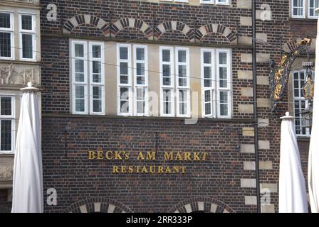 Beck's am Markt Restaurant in historischem Gebäude. Stockfoto