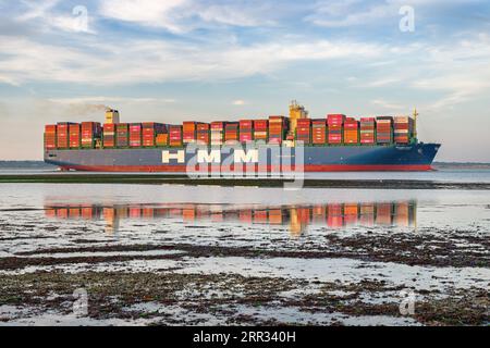 HMM Le Havre ist ein von Hyundai Merchant Marine zwischen Asien und Europa betriebener Ultra-Large Container Carrier. Stockfoto