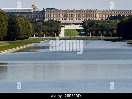 VERSAILLES - das Schloss von Versailles, wo unter anderem Springreiter und Dressurreiter im Vorfeld der Olympischen Spiele 2024 in Paris bei der Tour für Journalisten aktiv werden. ANP REMKO DE WAAL Stockfoto