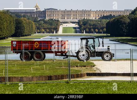 VERSAILLES - das Schloss von Versailles, wo unter anderem Springreiter und Dressurreiter während der Austragungsort-Tour für Journalisten im Vorfeld der Olympischen Spiele 2024 in Paris in Aktion treten. ANP REMKO DE WAAL Stockfoto