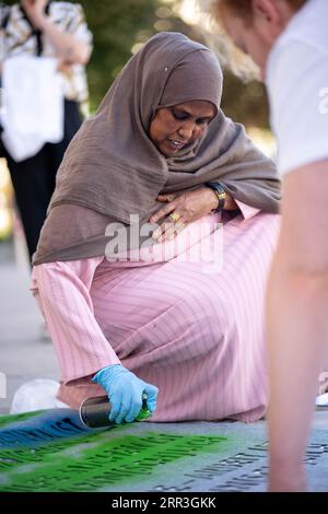 Wien, Österreich. 6. September 2023. Österreichs Gesundheitsministerin (Gesundheit und soziales) bei „Stop - Gemeinsam gegen häusliche Gewalt“ („Care-Arbeit ist Männ[sch]lich“) Veranstaltung in der Innenstadt gemeinsam mit Maria Rösslhumer, Jan Wunderlich, Nikolas Becker, Christian Philipp und Mario Depauli ©Andreas Stroh Stockfoto