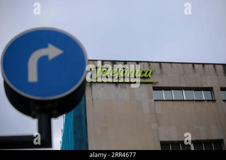 Oviedo, Spanien, 06. September 2023: Das Telefonica-Gebäude in Oviedo mit dem Logo des Telefonbetreibers während des saudischen Betreibers STC erwirbt am 06. September 2023 eine 9,9%ige Beteiligung an Telefonica in Oviedo, Spanien. Quelle: Alberto Brevers / Alamy Live News Stockfoto