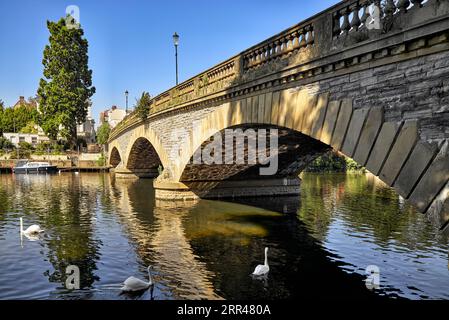 Workman Bridge Evesham, ein denkmalgeschütztes Gebäude der Klasse 11, über dem Fluss Avon, Evesham, Worcestershire, England, Vereinigtes Königreich Stockfoto