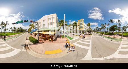 360 Grad Panorama Ansicht von Miami Beach, FL, USA - 3. September 2023: 360 Foto: Der Majestic Miami Beach Ocean Drive