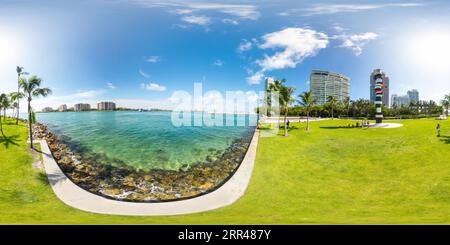 360 Grad Panorama Ansicht von Miami Beach, FL, USA - 3. September 2023: 360 Foto Miami Beach South Pointe Park, rechteckig