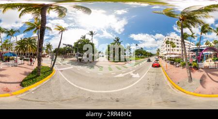 360 Grad Panorama Ansicht von Miami Beach, FL, USA - 3. September 2023: 360 vr-Foto Clevelander Miami South Beach