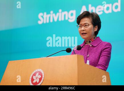 201125 -- HONGKONG, 25. November 2020 -- Chief Executive der Sonderverwaltungsregion Hongkong HKSAR Carrie Lam hält eine Pressekonferenz nach der Policenrede 2020 in Hongkong, Südchina, 25. November 2020 ab. CHINA-HONG KONG-CARRIE LAM-POLICY ADDRESS-PRESS CONFERENCE CN WANGXSHEN PUBLICATIONXNOTXINXCHN Stockfoto