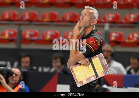 Ancona, Italien. September 2023. Belgiens Cheftrainerin Zanini Emanuele während der Schweiz gegen Belgien, CEV Eurovolley Männer Spiel in Ancona, Italien, September 06 2023 Credit: Independent Photo Agency/Alamy Live News Stockfoto