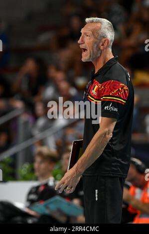 Ancona, Italien. September 2023. Belgiens Cheftrainerin Zanini Emanuele während der Schweiz gegen Belgien, CEV Eurovolley Männer Spiel in Ancona, Italien, September 06 2023 Credit: Independent Photo Agency/Alamy Live News Stockfoto