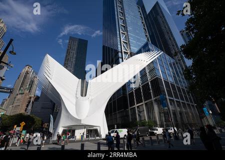 New York, USA - 22. Juli 2023: Das Bahnhofshaus Oculus im World Trade Center Complex, New York City. Stockfoto