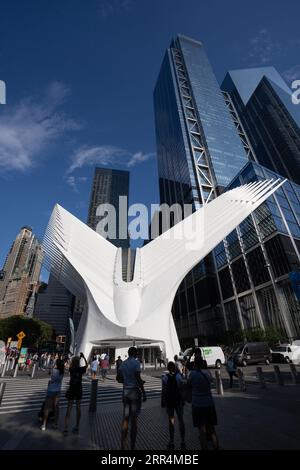 New York, USA - 22. Juli 2023: Das Bahnhofshaus Oculus im World Trade Center Complex, New York City. Stockfoto