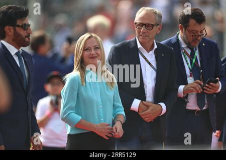 MONZA, Italien, 3. September 2023; (L-R) Mohammed Ahmad Sultan Ben Sulayem ist ein emiratischer ehemaliger Rallyefahrer und derzeitiger Präsident der FIA, Giorgia MELONI, Präsident des Ministerrats der Italienischen Republik, Stefano DOMENICALI von FOM, derzeitiger CEO der Formel-1-Gruppe und Matteo SANTINI, der Provinzsekretär der Norditalienliga, zu Fuß in der Startaufstellung, Parco di Monza, Autodromo, Formel 1, F1, großer Preis von Italien, GP d'Italie, Motorsport, Formel1, Honorarpflichtiges Foto, kostenpflichtiges Bild, Copyright © Jun QIAN/ATP Images (Q Stockfoto