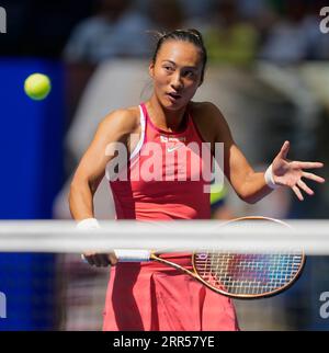 6. September 2023: Qinwen Zheng (CHN) verliert gegen Aryna Sabalenka (BLR), 6-1, 6-4 bei den US Open, die im Billie Jean King National Tennis Center in Flushing, Queens, NY, gespielt werden © Grace Schultz/Cal Sport Media Stockfoto