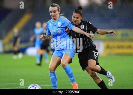 Allison Blais (Racing FC Union Letzebuerg) und Fani Doiranli (13 FC PAOK Thessaloniki) in Aktion während des Qualifikationsspiels der UEFA Womens Champions League PAOK vs Racing Union in der NV Arena St Polten (Tom Seiss/SPP) Credit: SPP Sport Press Photo. Alamy Live News Stockfoto