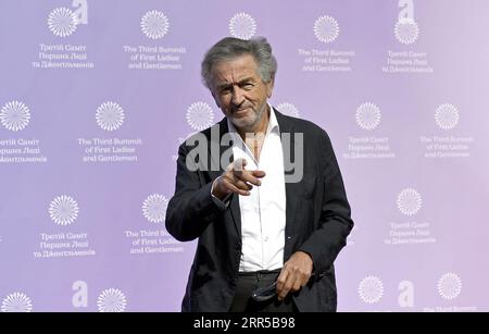 KIEW, UKRAINE - 6. SEPTEMBER 2023: Der französische Philosoph, Schriftsteller, Dramatiker und politische Journalist Bernard-Henri Levy nimmt am dritten Gipfel des Ersten Gipfels Teil Stockfoto