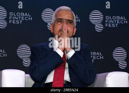 Mumbai, Indien. September 2023. Der Gouverneur der Reserve Bank of India (RBI) Shaktikanta das begrüßt das Publikum mit gefalteten Händen während des Global Fintech fest in Mumbai. Global Fintech fest ist eine globale Plattform, um die wichtigsten Interessenträger von Fintech-Unternehmen zu ermutigen, die sich zum Austausch, Austausch von Ideen und Innovationen in den Bereichen Banken, Finanzen, digitale Zahlungen, Startups und neue Technologien versammeln. Quelle: SOPA Images Limited/Alamy Live News Stockfoto