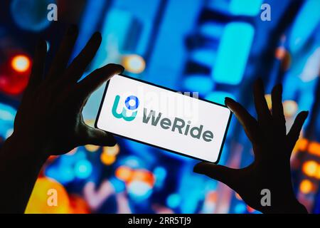 Brasilien. September 2023. In dieser Abbildung wird das WeRide-Logo auf einem Smartphone-Bildschirm angezeigt. (Bild: © Rafael Henrique/SOPA Images via ZUMA Press Wire) NUR REDAKTIONELLE VERWENDUNG! Nicht für kommerzielle ZWECKE! Stockfoto