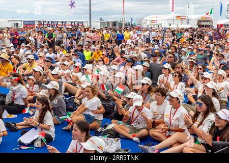 210116 -- AUCKLAND, 16. Januar 2021 -- Zuschauer beobachten den zweiten Wettkampf am 16. Januar 2021 bei der America s Cup Herausforderer-Serie in Auckland, Neuseeland. COR36/Studio Borlenghi/Handout via Xinhua SPNEW ZEALAND-AUCKLAND-YACHTING-AMERICA S CUP-DAY 2 GuoxLei PUBLICATIONxNOTxINxCHN Stockfoto