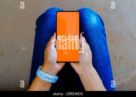 Brasilien. September 2023. In dieser Abbildung wird das Cruise-Logo auf einem Smartphone-Bildschirm angezeigt. (Bild: © Rafael Henrique/SOPA Images via ZUMA Press Wire) NUR REDAKTIONELLE VERWENDUNG! Nicht für kommerzielle ZWECKE! Stockfoto