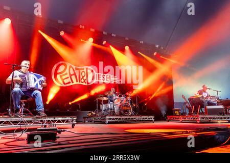 Edinburgh, Großbritannien. September 2023. Torf und Diesel treten am Sonntag, den 3. September 2023, Live auf dem Edge Festival im Lilliardsedge Holiday Park & Golf Course auf. Credit: Alan Rennie/Alamy Live News Stockfoto