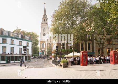 Clerkenwell Green ist einer der ältesten öffentlichen Plätze Londons und stammt aus dem 12. Jahrhundert Stockfoto