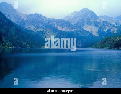 LAGO SAN MAURICIO. LAGE: PARQUE NACIONAL DE AIGÜES TORTES. Espot. Lerida. SPANIEN. Stockfoto