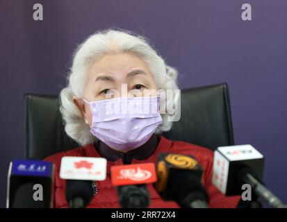 210309 -- HONGKONG, 9. März 2021 -- die ehemalige Justizministerin der Sonderverwaltungsregion Hongkong, Elsie Leung, erhält am 9. März 2021 ein Interview. Die Verbesserung des Wahlsystems in Hongkong ist unerlässlich und verfügt über eine solide Rechtsgrundlage, sagte die ehemalige Justizministerin der Sonderverwaltungsregion Hongkong, Elsie Leung, am Dienstag und betonte, dass Hongkong mit dem verbesserten Wahlsystem eine noch bessere Zukunft einschlagen wird. GEMEINSAM MIT Hongkong eine bessere Zukunft MIT einem verbesserten Wahlsystem zu erreichen: Ehemalige HKSAR-Regierung, offizielles CHINA-HONGKONG-KO Stockfoto