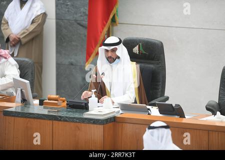 210330 -- KUWAIT CITY, 30. März 2021 -- Kuwaits parlamentssprecher Marzouq Al-Ghanim spricht auf einer parlamentssitzung in Kuwait City, Kuwait, 30. März 2021. Die neue Regierung Kuwaits legte am Dienstag vor der Nationalversammlung oder dem parlament den Verfassungseid ab. KUWAIT-KUWAIT STADT-PARLAMENT-REGIERUNG-EID-NEHMEN XINHUA PUBLICATIONXNOTXINXCHN Stockfoto