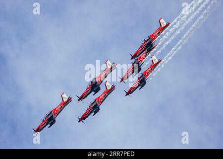 MELBOURNE, AUSTRALIEN, 10. APRIL: Das Kunstflugteam der Royal Australian Air Force, die Roulettes, beim Großen Preis der australischen Formel 1 2022 Stockfoto