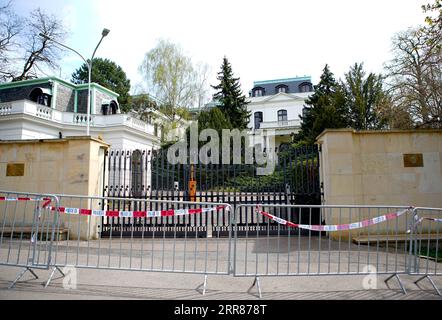 210422 -- PRAG, 22. April 2021 -- Foto aufgenommen am 22. April 2021 zeigt die russische Botschaft in Prag, Tschechien. Die Tschechische Republik werde die Zahl der Beschäftigten in der russischen Botschaft in Prag reduzieren und auf die gleiche Zahl in der tschechischen Botschaft in Moskau begrenzen, sagte das tschechische Außenministerium am Donnerstag. Foto von /Xinhua TSCHECHISCHE REPUBLIK-PRAG-RUSSISCHE BOTSCHAFT- EMPLOYEE-NUMBER-LIMIT DanaxKesnerova PUBLICATIONxNOTxINxCHN Stockfoto