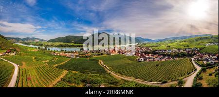 Luftaufnahme von Weissenkirchen in der Wachau, Niederösterreich, Österreich Stockfoto