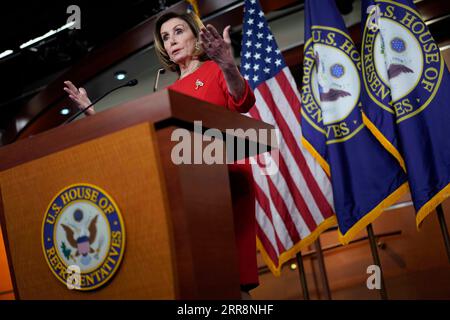 210513 -- WASHINGTON, 13. Mai 2021 -- die US-Repräsentantenin Nancy Pelosi spricht während ihrer wöchentlichen Pressekonferenz auf dem Capitol Hill in Washington, D.C., USA, am 13. Mai 2021. Foto: /Xinhua U.S.-WASHINGTON, D.C.-PELOSI-PRESS CONFERENCE TingxShen PUBLICATIONxNOTxINxCHN Stockfoto