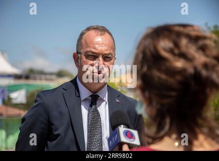 210601 -- ISTANBUL, 1. Juni 2021 -- Aslan Degirmenci, Leiter der Istanbul Environment Management Industry and Trade Company ISTAC, spricht während eines Interviews mit Xinhua in Istanbul, Türkei, am 25. Mai 2021. Jeden Tag liefern rund 80 Müllwagen unaufhörlich rund 500 Tonnen Hausmüll an eine Recyclinganlage in der größten türkischen Stadt Istanbul. Die Recycling- und Kompostieranlage nimmt den Abfall auf und produziert 70 bis 75 Tonnen biologisch reichen Kompost und 15 Tonnen wertvolle Materialien wie Kunststoff, Papier, Metall und Glas pro Tag. Foto von /Xinhua TO GO WITH Feature: Istanbul Raises Stockfoto