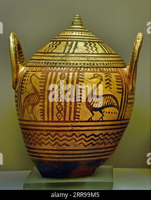 Boeotische Pyxis mit Deckel 740 v. Chr. (späte geometrische Periode) Wasservögel sind in Tafeln dargestellt, Athen, Museum, Griechisch, Griechenland. . Museum für Kykladische Kunst ( Behälter für persönliche Gegenstände ) Stockfoto