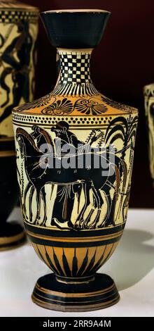 Weißer Grundlekythos, Chariot von Dionysos, Maenen und Hermes aus Boetia von Marathonmaler Athen, Museum, Griechisch, Griechenland. . Museum für Kykladische Kunst Stockfoto