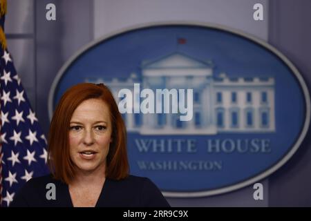 210608 -- WASHINGTON, 8. Juni 2021 -- Pressesprecher des Weißen Hauses Jen Psaki spricht während eines Pressebriefings im Weißen Haus in Washington, D.C., USA, am 8. Juni 2021. Während die Vereinigten Staaten ihr einheimisches Impfprogramm weiter vorantreiben, fühlen sich die Amerikaner in Übersee, die US-Steuern zahlen müssen, von ihrer eigenen Regierung zurückgelassen, berichtete die Washington Post am Montag. Wir haben in der Vergangenheit keine private Gesundheitsfürsorge für Amerikaner, die in Übersee leben, bereitgestellt, so dass dies unsere Politik bleibt, wurde der Pressesprecher des Weißen Hauses, Jen Psaki, in dem Bericht zitiert. Foto von Stockfoto