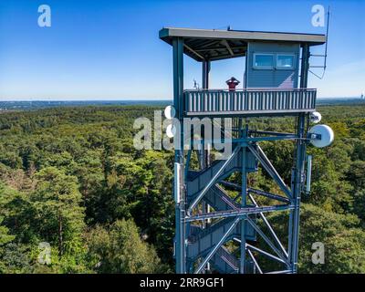 Feuerwehrturm auf dem Rennberg, bei Flaesheim, Haltern am See, im Waldgebiet Haard, einer von 3 Feuerwehrtürmen in der Region, von April bis Oktober Stockfoto